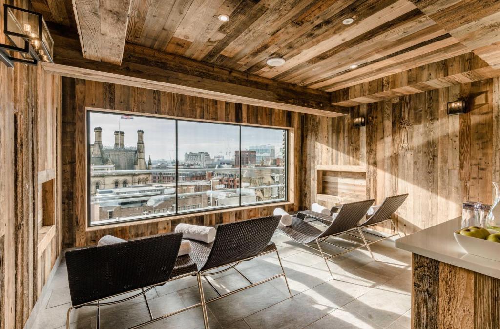 Where to stay in Manchester King Street Townhouse