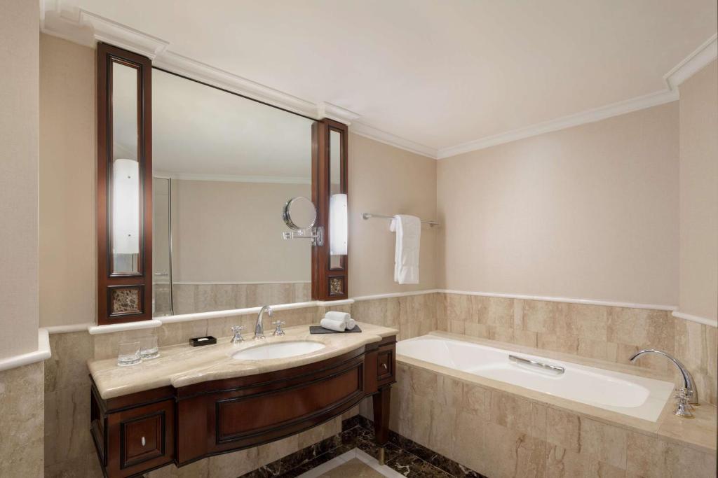 Four Season Hotel Sydney Review